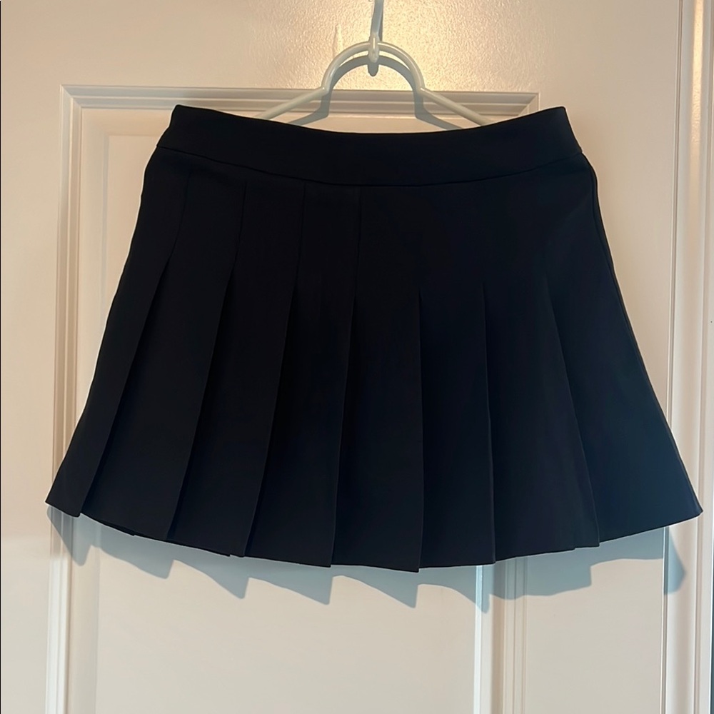 Classic Black Pleated Mini Skirt